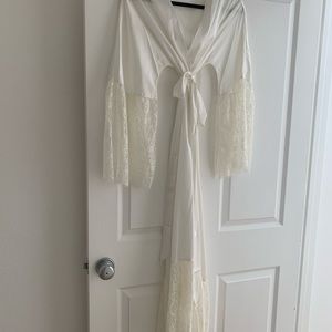 Lace Satin Kim+Ono Bridal Robe Never Worn